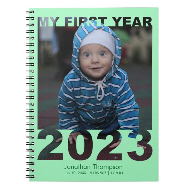 Carnet Ma première année 2023 Moderne Découpe Bébé Photo  (Devant)