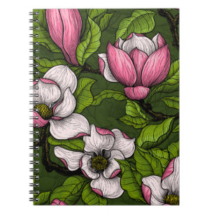 Carnet Magnolia en floraison sur vert foncé