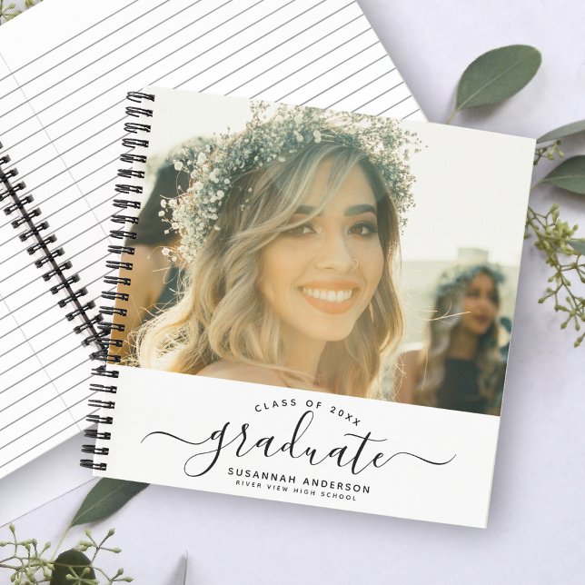 Carnet Moderne Élégant Script Photo Graduation Invité (Créateur téléchargé)