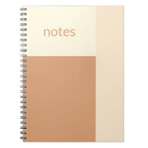 Nettoyer le bronzage de fille et la crème personna