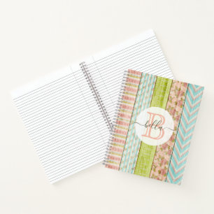 Carnet Nom du monogramme Roses de Shabby sur le chalet ru