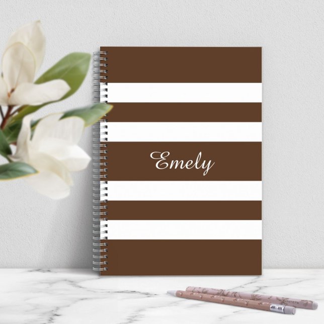 Carnet Nom du Motif de bandes Brown modernes (Modern Brown Stripes Pattern Name Notebook)