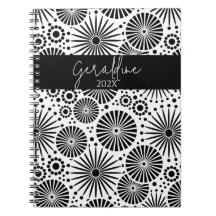 Nom géométrique moderne en noir et blanc en forme