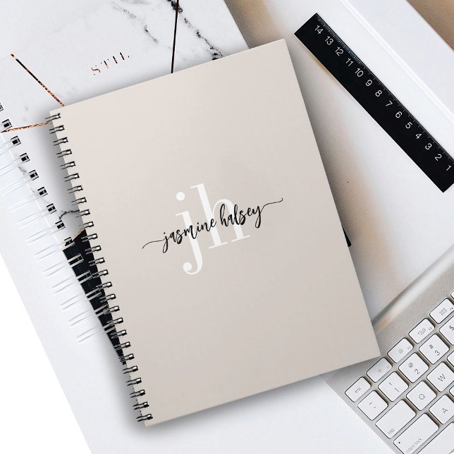 Carnet Noms et Initiales de Tendances Simples (Créateur téléchargé)