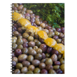 Carnet Olives exposées au marché