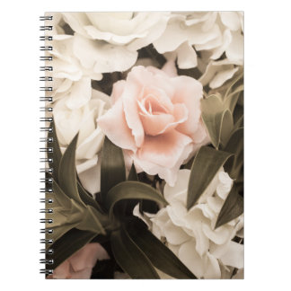 Carnet Pastel Floral Vintage : Élégance intemporelle