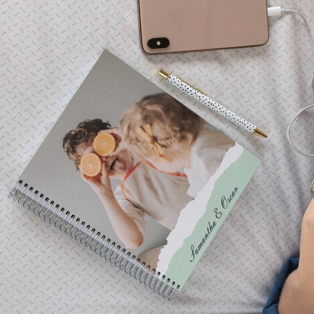Carnet Photo de famille moderne et nom personnalisé Monna (Créateur téléchargé)