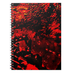 Carnet photo spirale rouge texture dans le noir 
