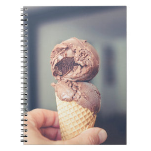 Carnet Photographie de focus sélective de la crème glacée