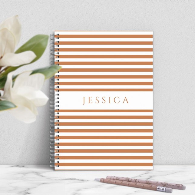 Carnet Rayures orange modernes personnalisées (Personalized Modern Orange Stripes Notebook)