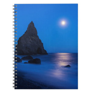 Carnet Reflet du lever de lune sur l'océan et les stacks 