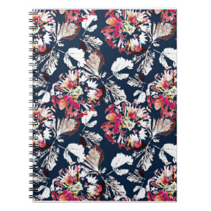 Carnet Rouge, fleurs blanches sur bleu.