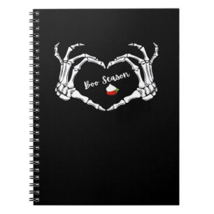Carnet Saison classique Skeleton Hand Heart