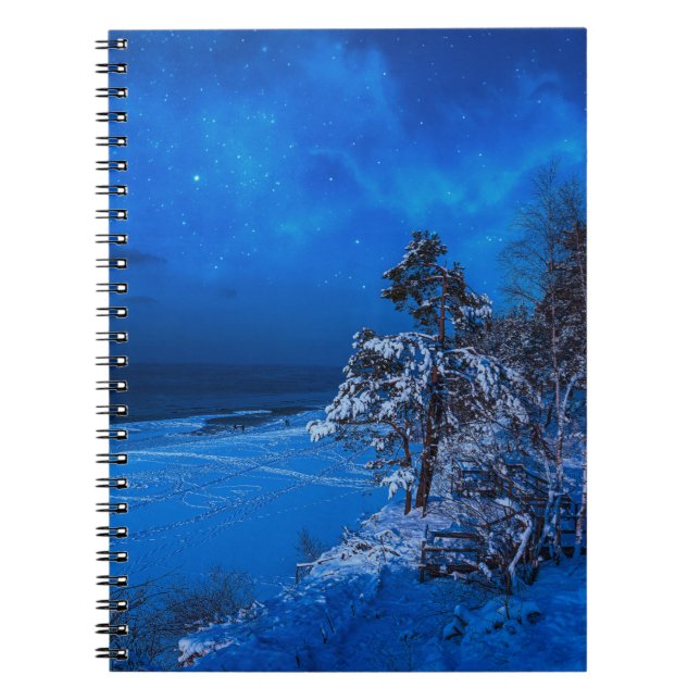 Carnet Scène hivernale nocturne avec pins enneigés (Devant)