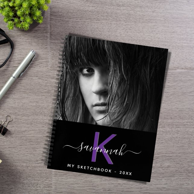 Carnet Sketchbook photo personnalisée noir violet monogra (Créateur téléchargé)