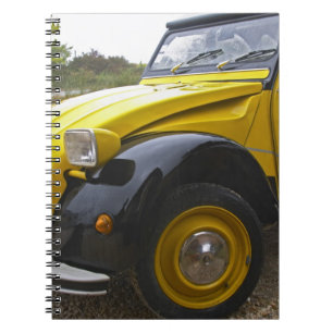 Carnet Une vieille Citroen 2CV 2 CV noire et jaune,
