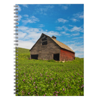 Carnet Vieille, rouge grange dans le domaine des pois
