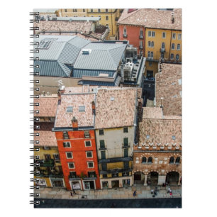 Carnet Vue du dessus des façades colorées des bâtiments