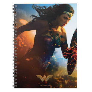 Carnet Wonder Woman Running on Battlefield