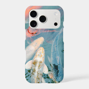 Carpe Koï Nageant dans un Étang