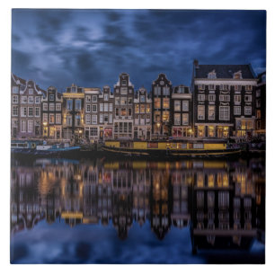 Carreau Amsterdam avec les canaux à Dusk