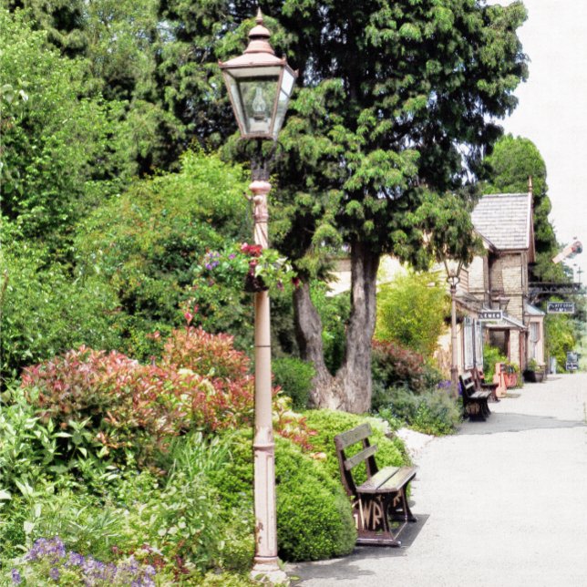 CARREAU ANCIENNE GARE ROYALE (The pretty and quaint Hampton Loade train station of the Severn Valley railway. )