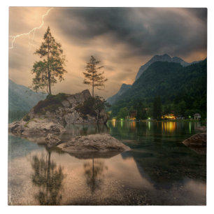 Carreau Beau lac de montagne dans la soirée Photo