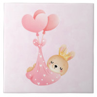 Bébé mignon dans une couverture de coeur