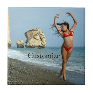 Carreau Bikini Model Dancing Thunder_Cove