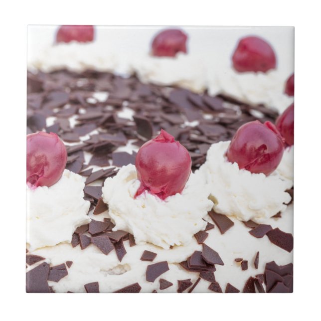 Carreau Black Forest cake en détail with white background (Devant)
