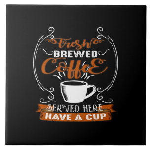 Carreau café frais brassé servi ici prendre une tasse