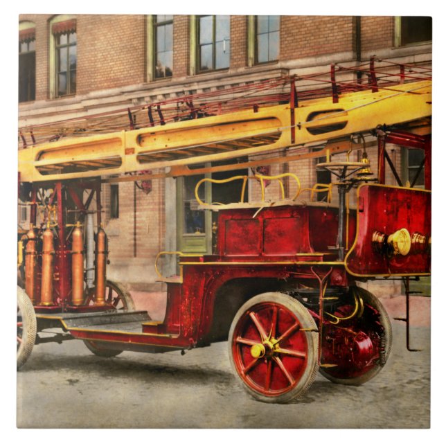 Carreau Camion d'incendie - Camion d'échelle électrique 19 (Devant)