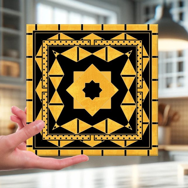 Carreau Carrelage de salle de bain noir (Ceramic tile featuring a stylish geometric pattern in ocher and black with a touch of gold.)