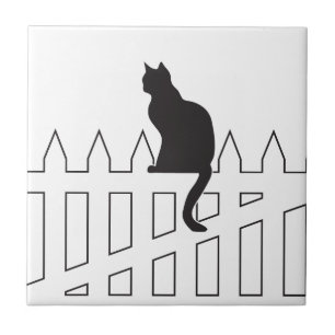 Carreau Chat noir se reposant sur l'attente blanche de