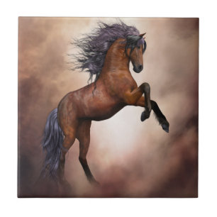 Carreau Cheval brun friésien s'élevant avec des nuages bru