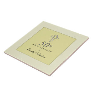 Carreau cinquantième Anniversaire de prêtre avec la croi