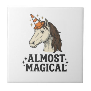 Carreau Cône de licorne presque magique T-Shir graphique v