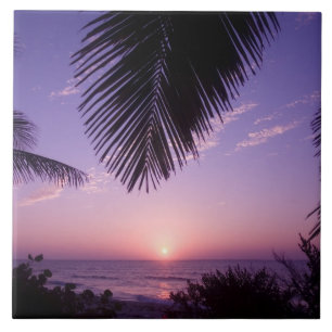 Carreau coucher du soleil à West End, Cayman Brac, îles 