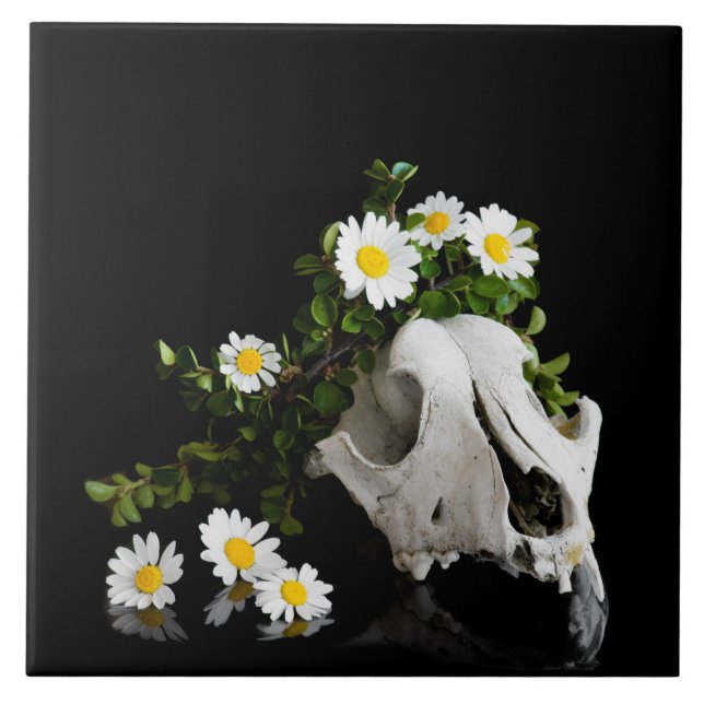 Carreau Crâne animal avec une couronne de fleur sauvage (Devant)
