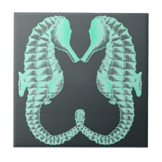 Carreau Cru bleu embrassant des hippocampes