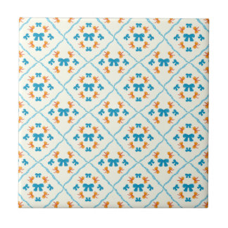 Carreau d'accent crème à nœud papillon géométrique