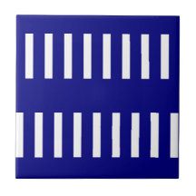 Carreau de céramique rayé bleu et blanc
