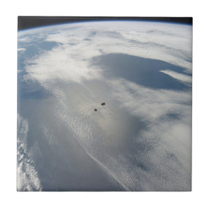 Carreau Des Petits Satellites Orbitent Au-Dessus D'Une Par
