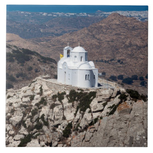 Carreau Église solitaire dans les montagnes grecques
