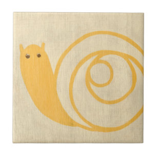 Carreau Escargot jaune sur Arrière - plan crème