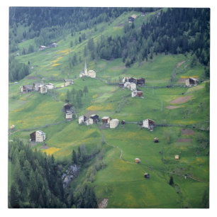 Carreau Europe, Italie, Alpes dolomitiques. Ce minuscule v
