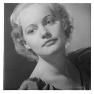 Carreau Femme posant 2