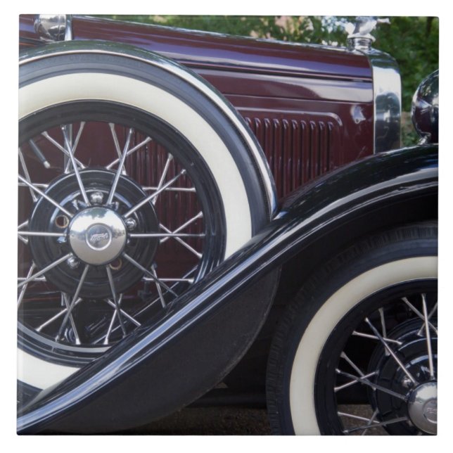 Carreau Ford 1930 une voiture classique (Devant)