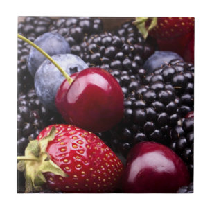 Carreau Fruits savoureux d'été sur un Tableau en bois