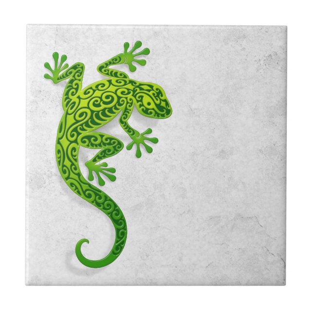 Carreau Gecko vert s'élevant sur un mur blanc (Devant)